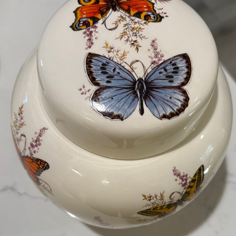 Butterfly Ceramic Jar - Picture 3 of 8